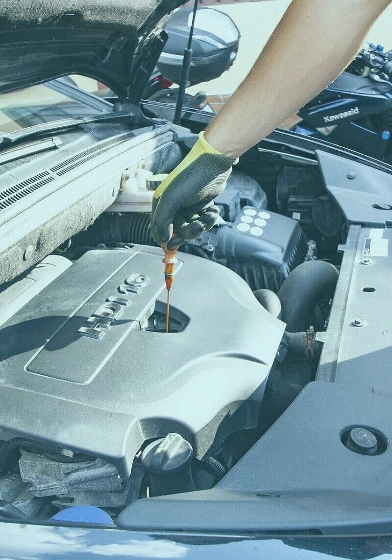 dip-stick-oil-change-portrait Mobile Oil Top-up